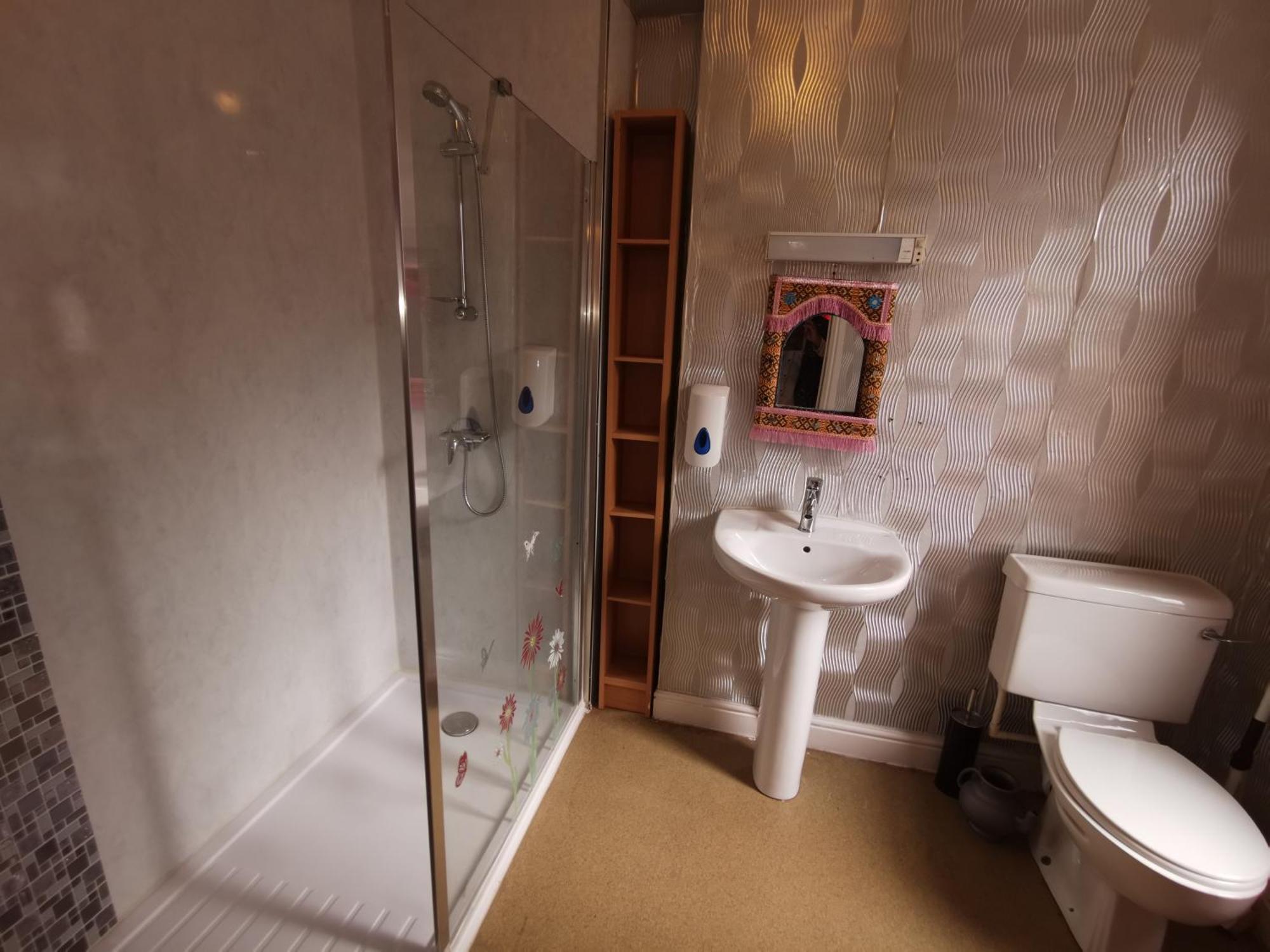 Quadruple Room with Shower,1642973002:JPEG